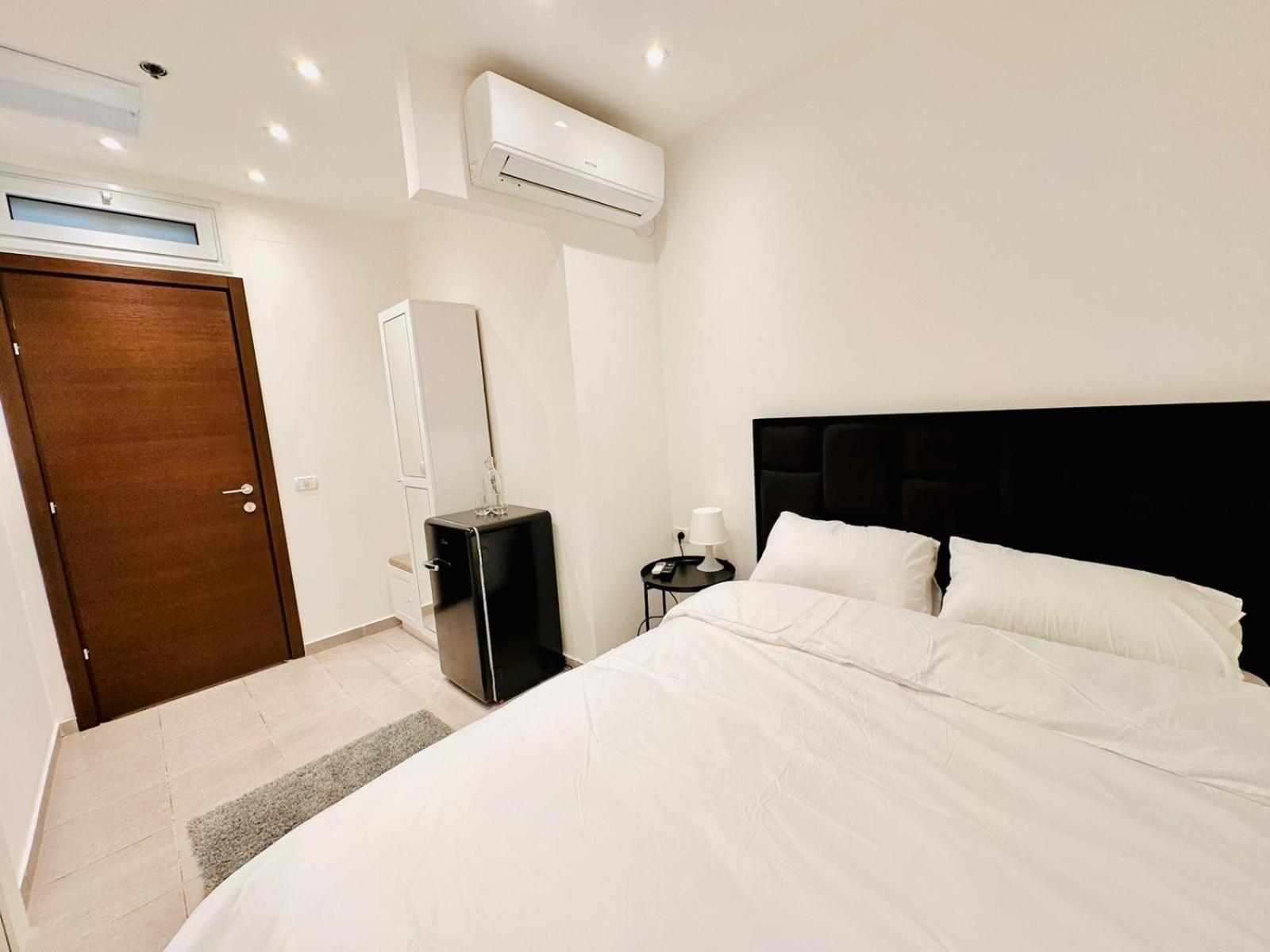 Underground Hotel Tel Aviv Exterior photo